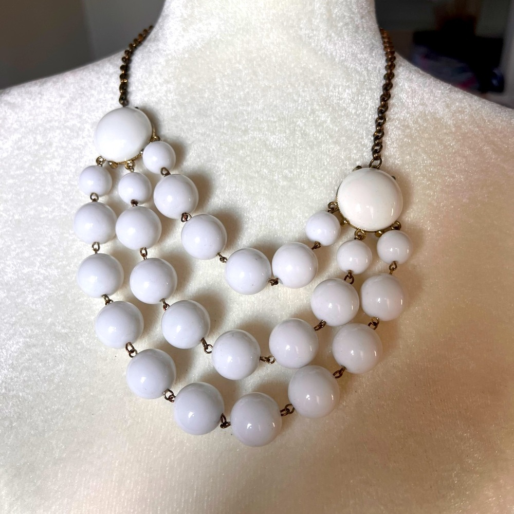 White lucite Facet Cabochon Beaded choker gold tone.